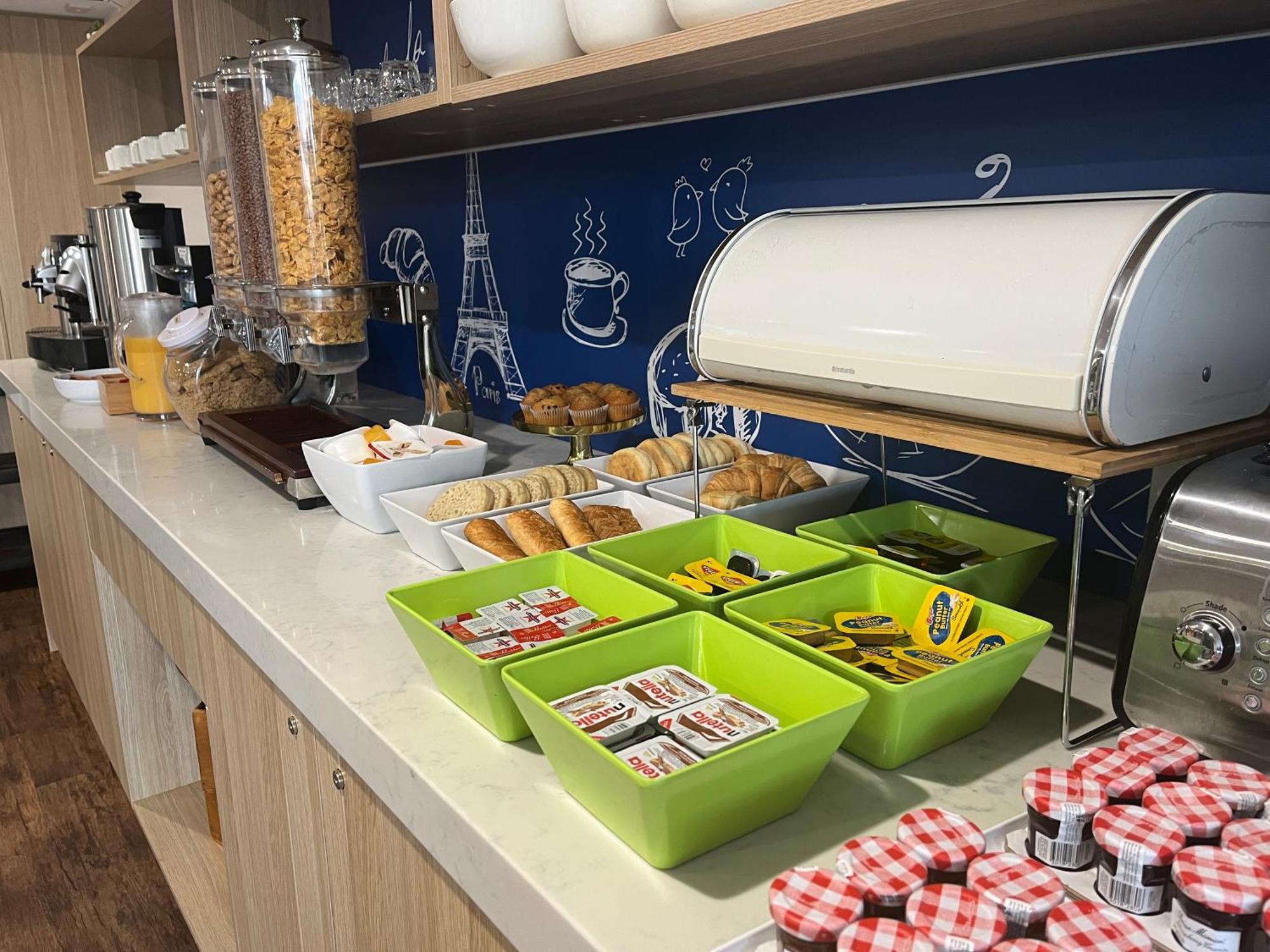 Ibis Budget - Gosford Bagian luar foto