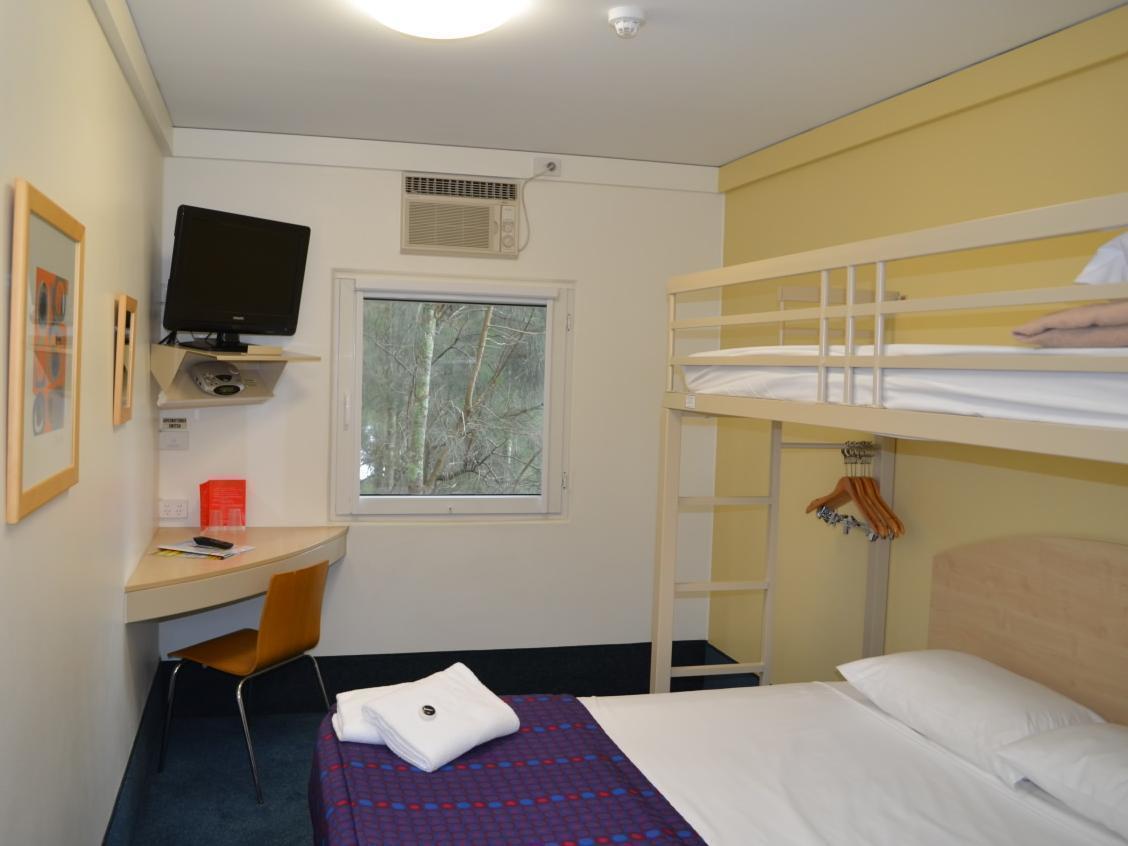 Ibis Budget - Gosford Bagian luar foto