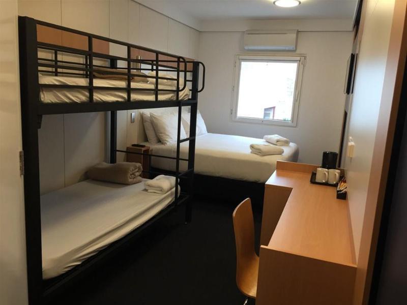 Ibis Budget - Gosford Bagian luar foto