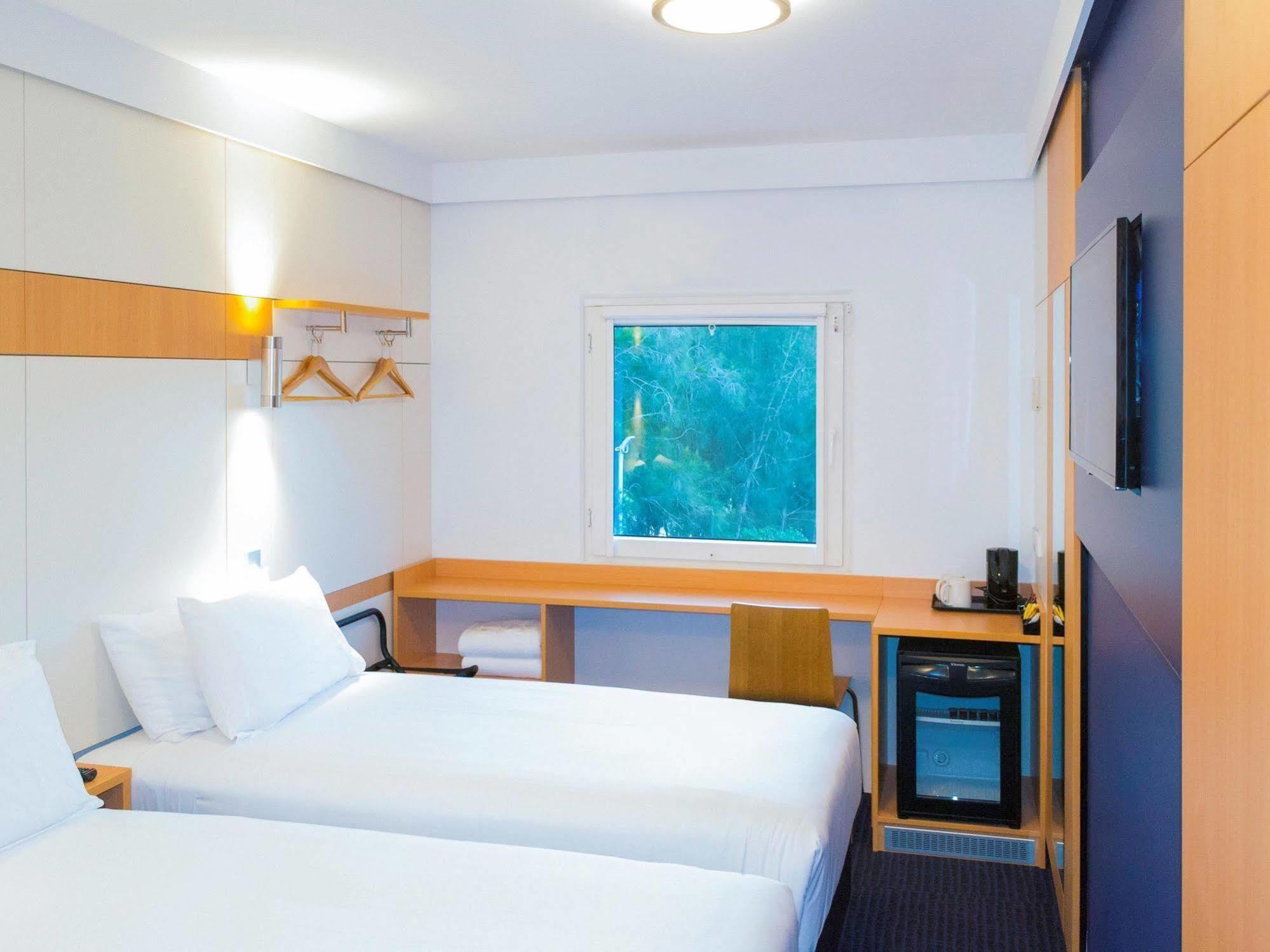 Ibis Budget - Gosford Bagian luar foto